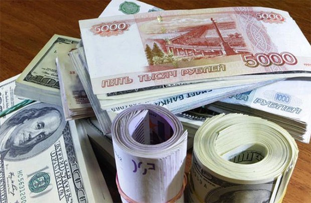 banklarda-dollar-ve-avronun-qiymetleri